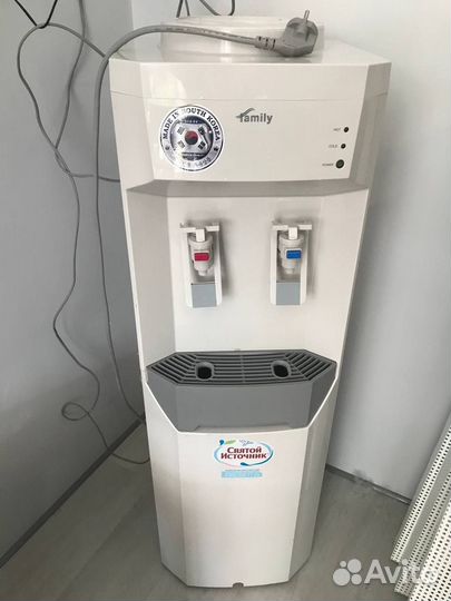 Кулер для воды напольный