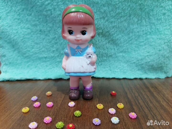 Маленькая куколка