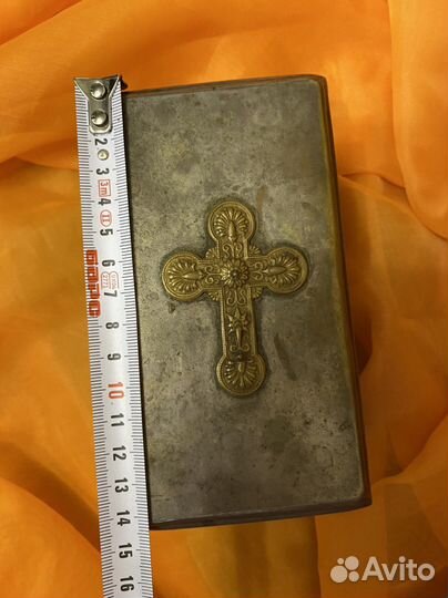 Церковная шкатулка дарохранительница