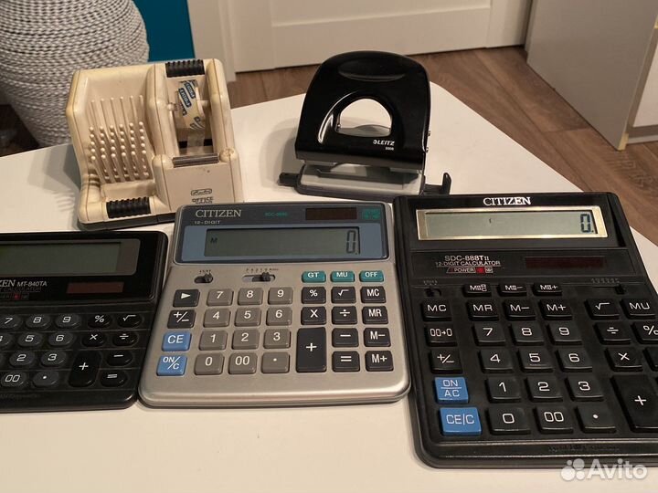 Калькулятор, дырокол, визитница