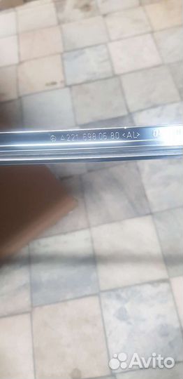 Молдинг двери задний правый Mercedes-Benz S-Class