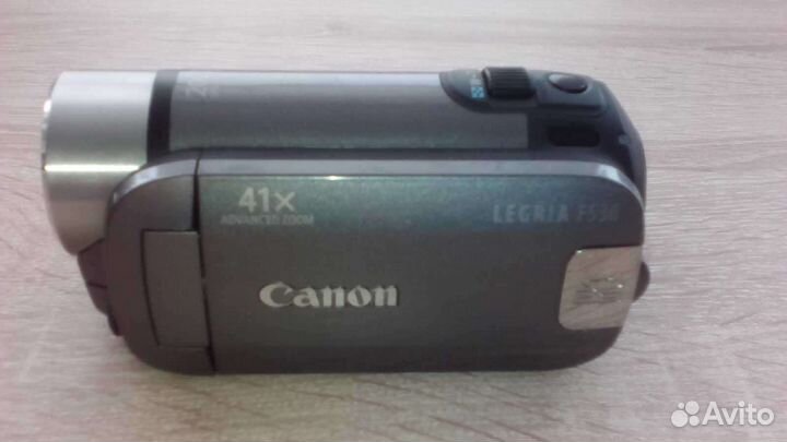 Видеокамера canon