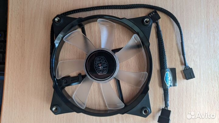 Вентилятор для корпуса cooler master