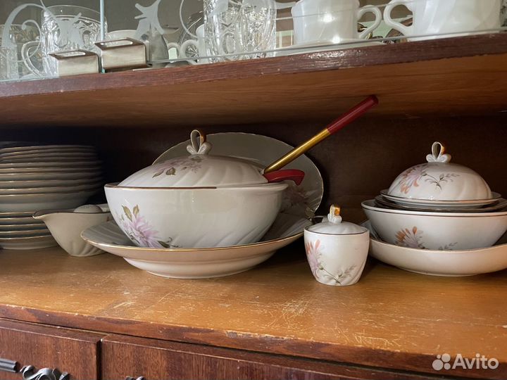 Набор столовой посуды Супница, тарелки