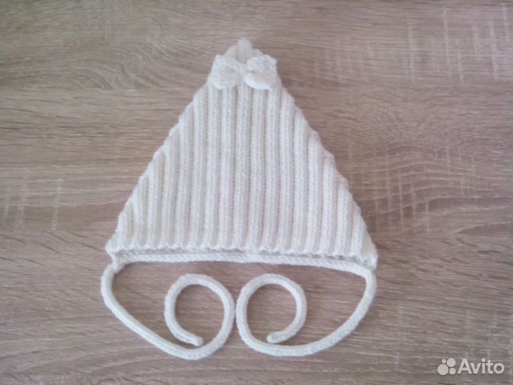 Новый комплект на выписку.шапка,пинетки, варежки