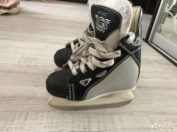 Коньки хоккейные детские