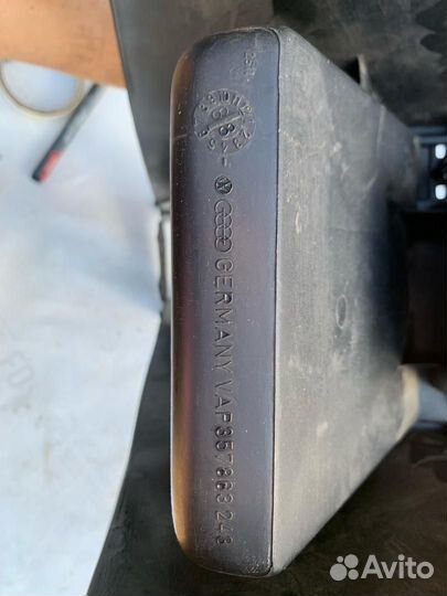 Консоль салона (центральная часть) Volkswagen B3