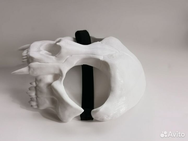 Маска кошки для фурсьюта с большими глазами белая