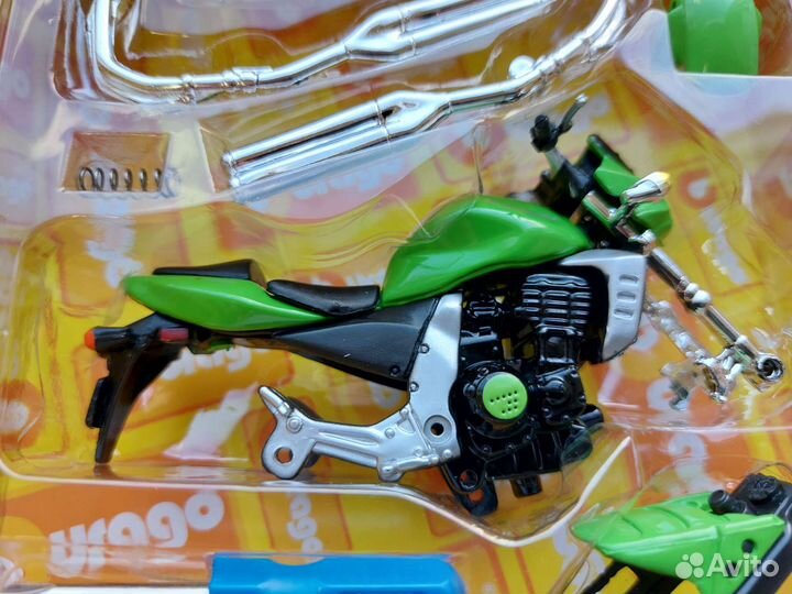 Сборная модель мотоцикла Kawasaki Z1000 1:18