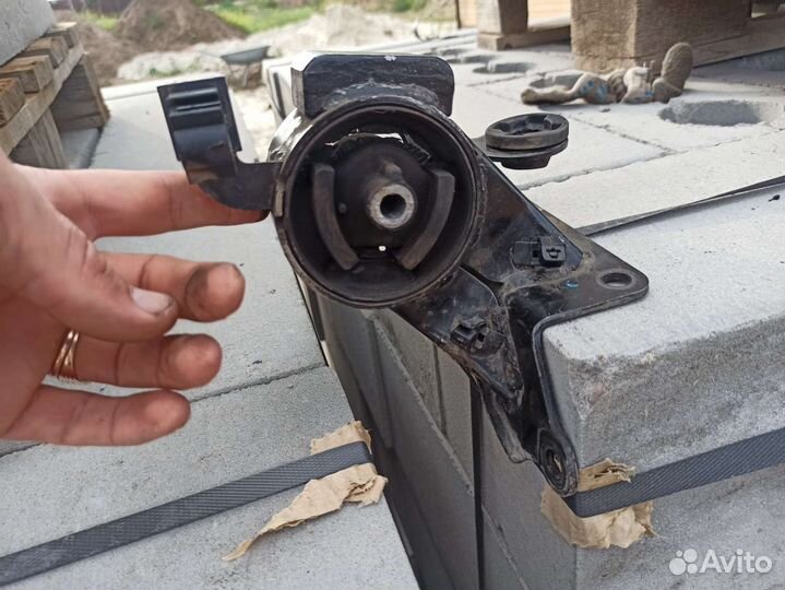 Подушка АКПП Ниссан Примера р12