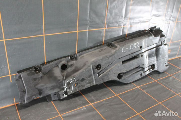 Накладка днища левая - Mercedes-Benz M-klasse W166