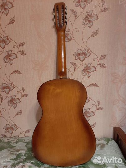 Акустическая гитара