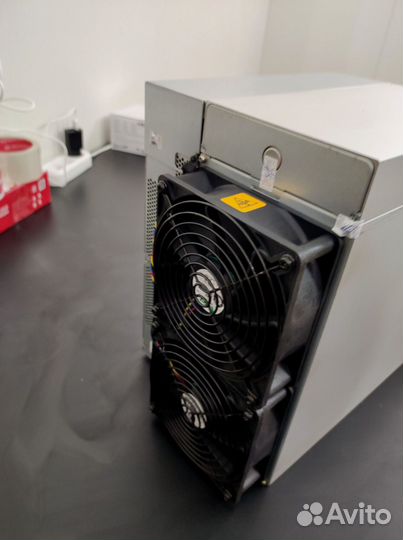 Asic майнер Bitmain Antminer S19