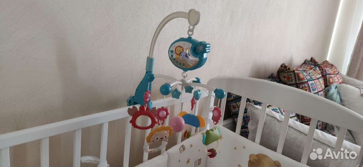 Мобиль музыкальный на кроватку
