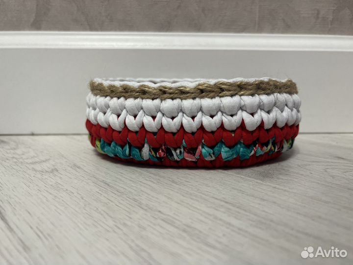 Корзина вязаная