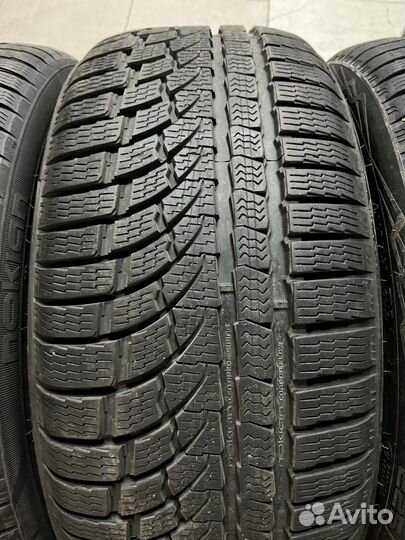 Nokian Tyres WR A4 225/40 R19 и 255/35 R19