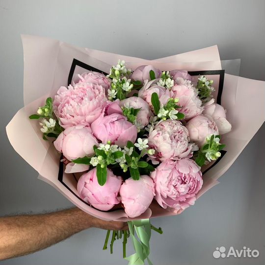 Букет из пионов