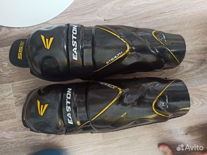 Щитки хоккейные 14