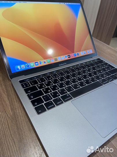 Apple MacBook Pro 13 2017 touch bar