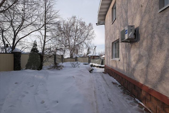 Коттедж 235 м² на участке 4,9 сот.