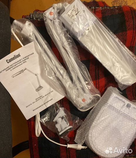 Настольный светильник новый