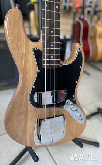 Бас гитара Fender Jazz Bass (Replika)