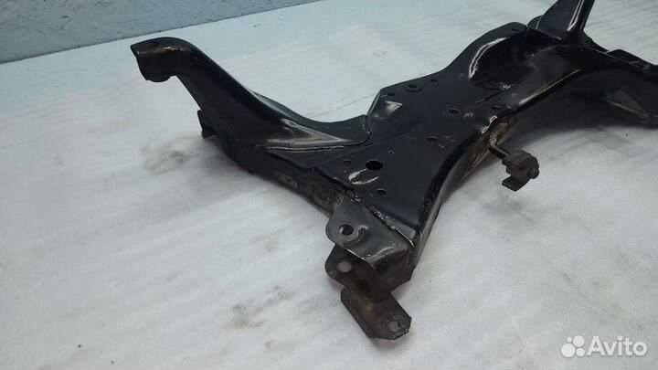 Подрамник Mitsubishi Outlander первого поколения