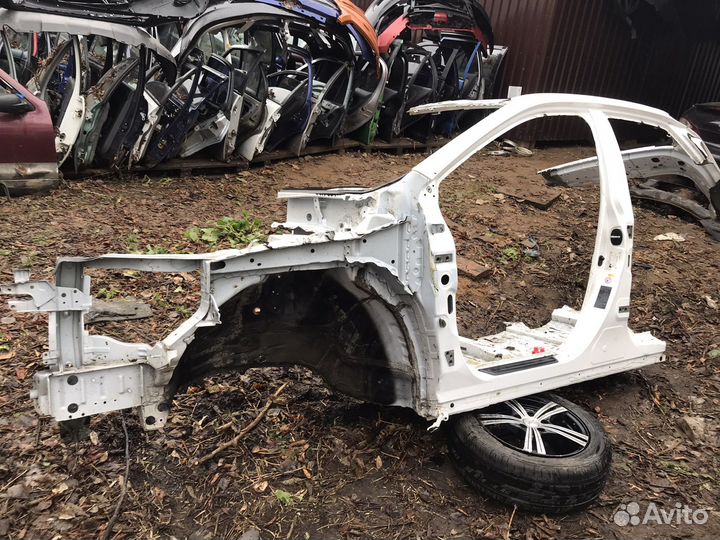 Четверть передняя левая Lexus Rx4