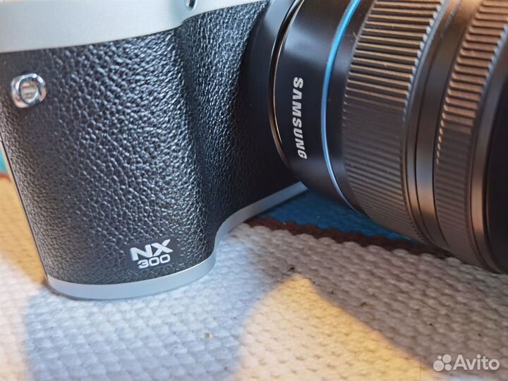 Системная цифровая камера Samsung NX300