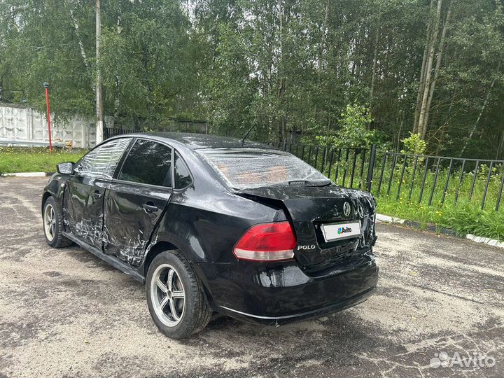 Volkswagen Polo 1.6 МТ, 2015, битый, 165 000 км