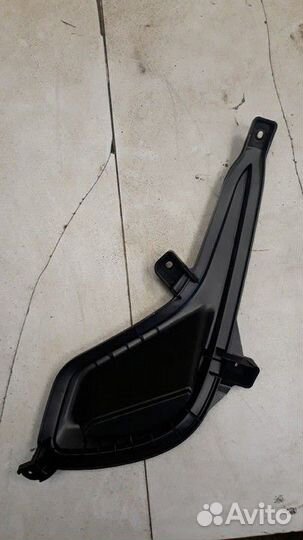 Заглушка бампера левая Hyundai Solaris