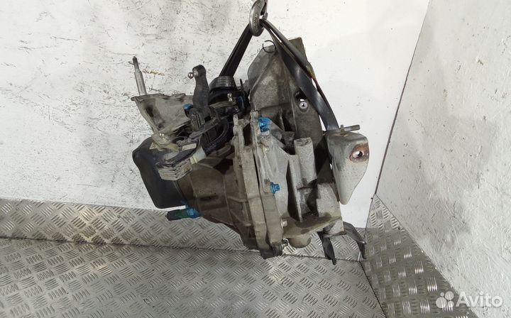 МКПП (механическая коробка переключения передач) R