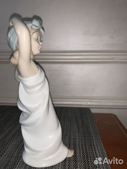 Статуэтка Lladro девочка Купальщица