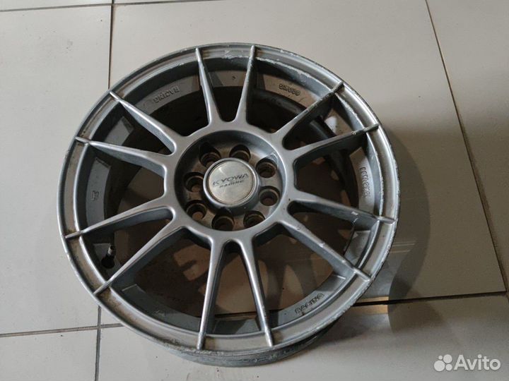 Один литой диск r15 4x98 и 4х108