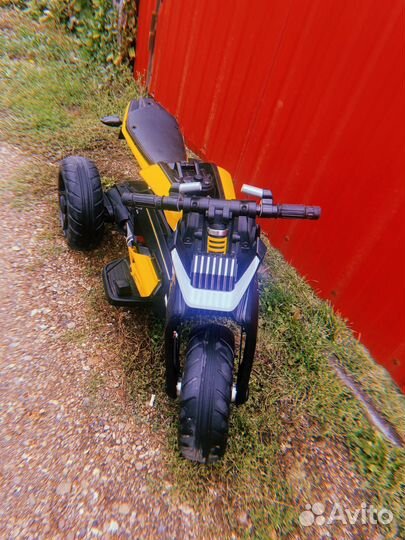 Электрический трицикл