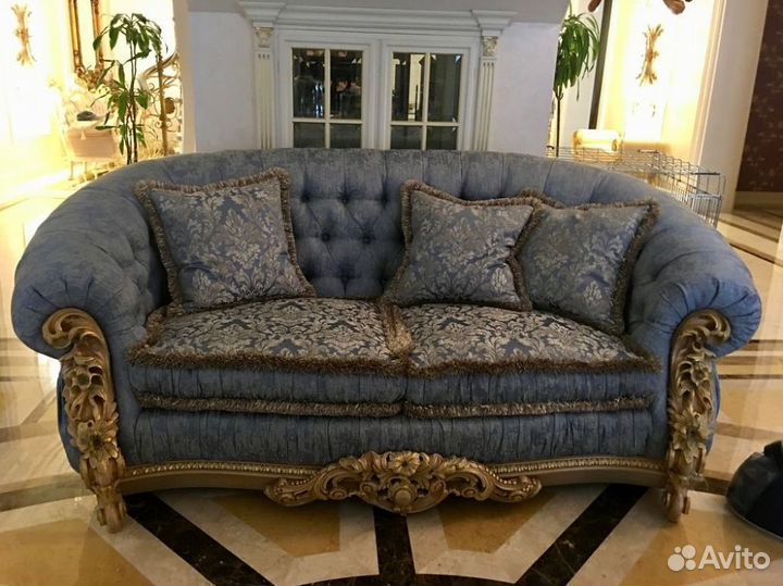 Перетяжка и замена обивки кожаных диванов