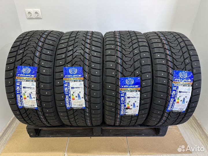 Tri Ace Snow White II Stud 285/45 R20 112H