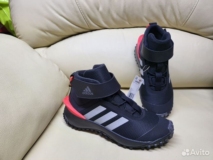 Кроссовки Adidas новые демисезон 38, 39,40 р