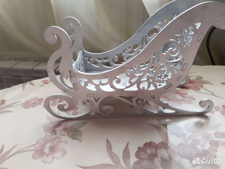 Деревянные санки декоративные