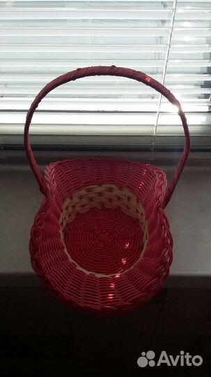 Плетеная корзинка для пасх. яиц, подарков, цветов