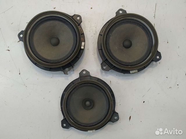Toyota Yaris Vitz 2 динамики колонки