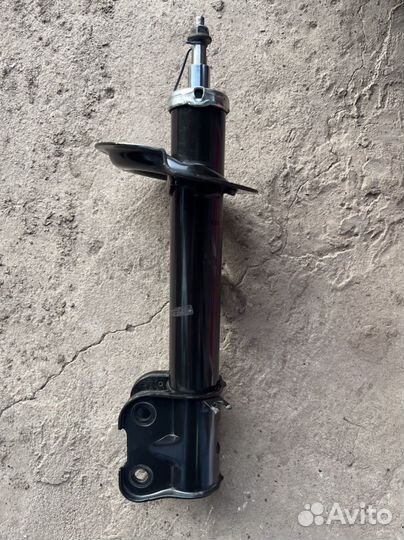 Амортизатор передний правый Hyundai Santa Fe CM