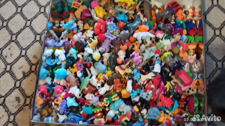 Киндер сюрприз Коробка очень много 450 штук