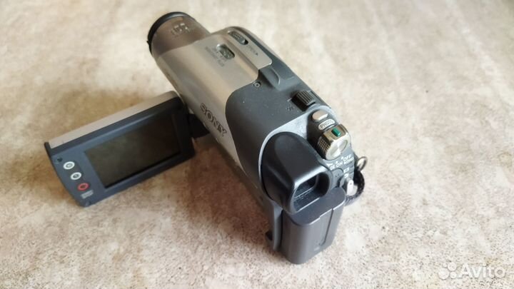 Видеокамера Sony DCR-DVD105E