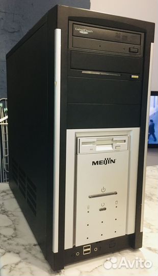 Системный блок полностью рабочий с SSD диском