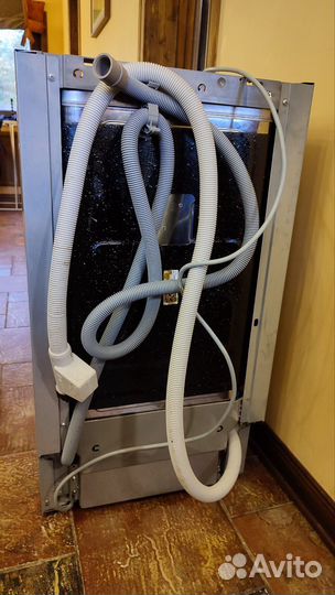 Посудомоечная машина узкая Electrolux, неисправная