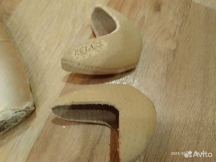 Продаются пуанты