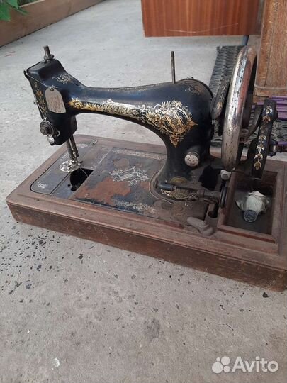 Продам швейную машинку Веритас,поизводство ГДР