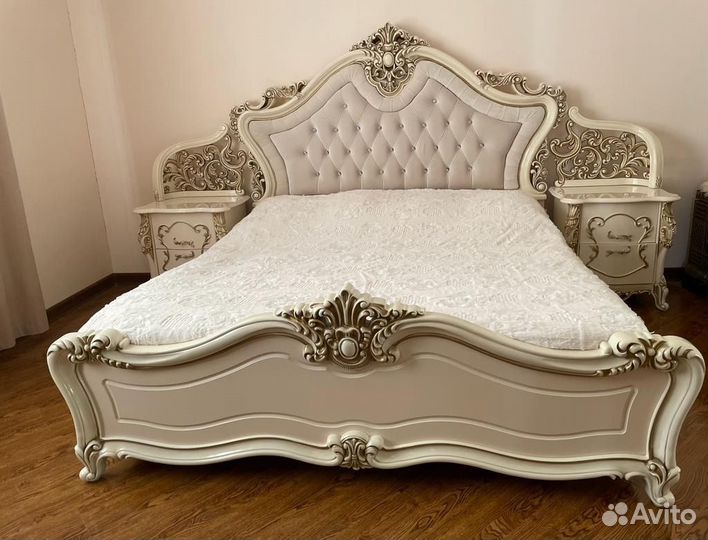 Спальный гарнитур