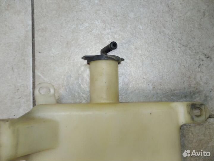 Бачок расширительный Toyota Land Cruiser J100 UZJ1